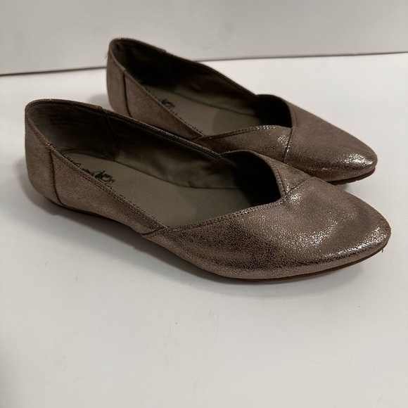 💎  💎 Coach Silver Sparkly Flats 💎 💎 - Picture 1 of 9